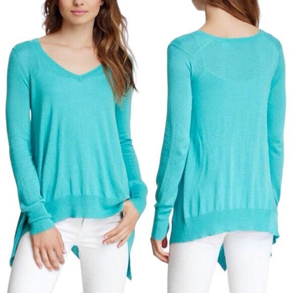 NWOT Acrobat  V-Neck Sweater Sz.L Turquoise Blue Asymmetrical Hem Relaxed Fit - Picture 1 of 11